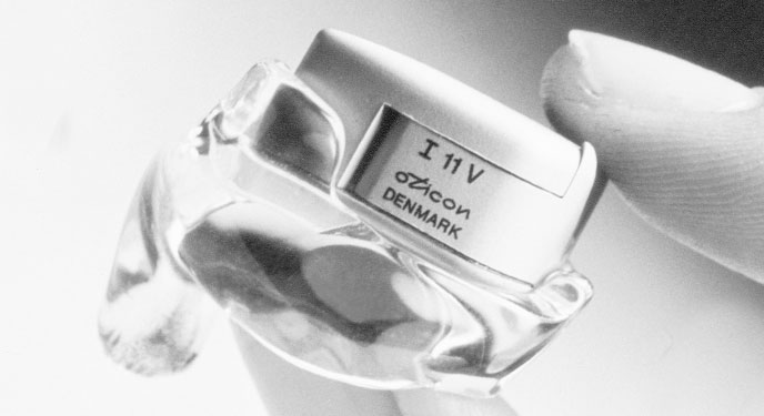 first oticon in the ear device